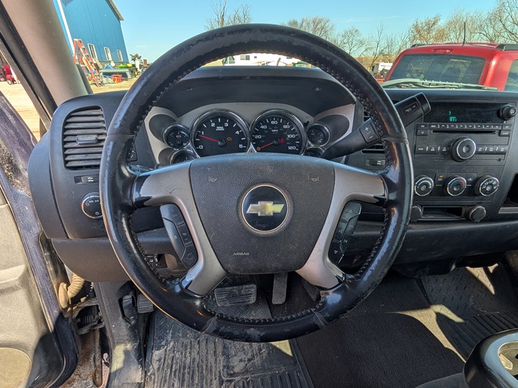 2007-chevrolet-3500-image-17