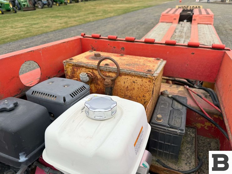 1991-witco-challenger-lowboy-trailer-image-10