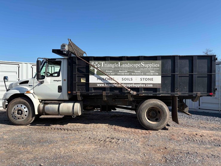 2012-international-durastar-single-axle-contractors-dump-image-5