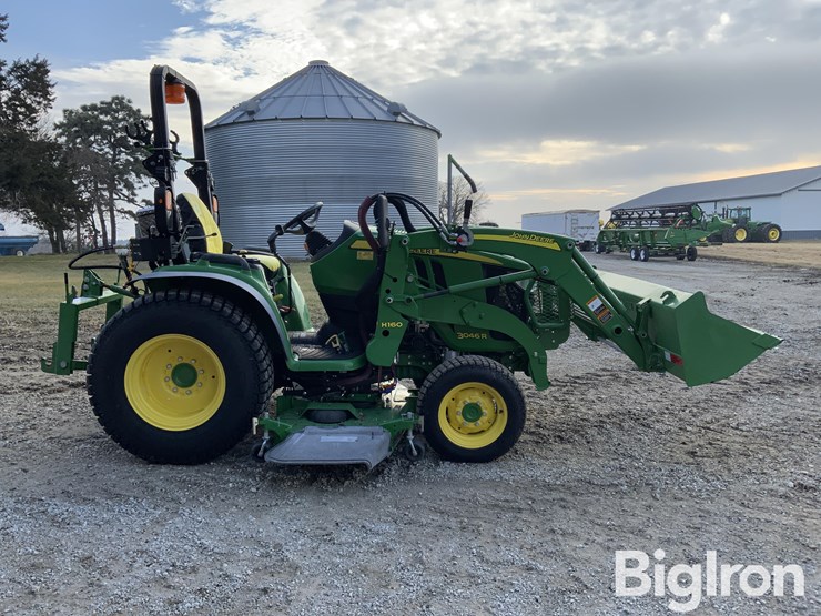 2015-john-deere-3046r-image-4