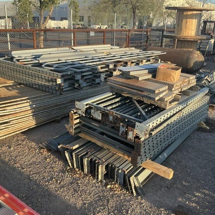 LARGE MEZZANINE PLATFORM