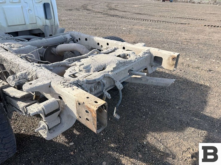 2018-chevrolet-silverado-3500-image-18