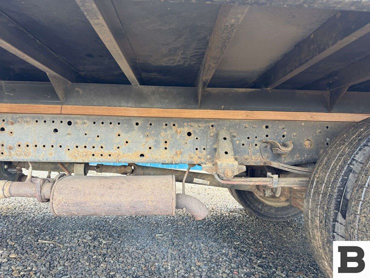 2007-isuzu-npr-image-35