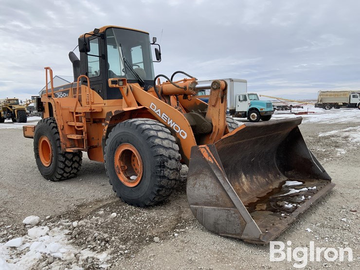 2005-daewoo-mega-300-v-image-3