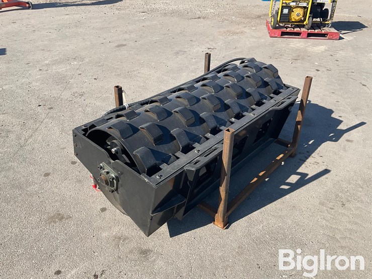 2025-massey-ferguson-730-image-7