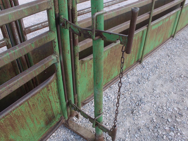 #2056-•-powder-river-24ft-adjustable-alley-with-guillotine-gate-image-12