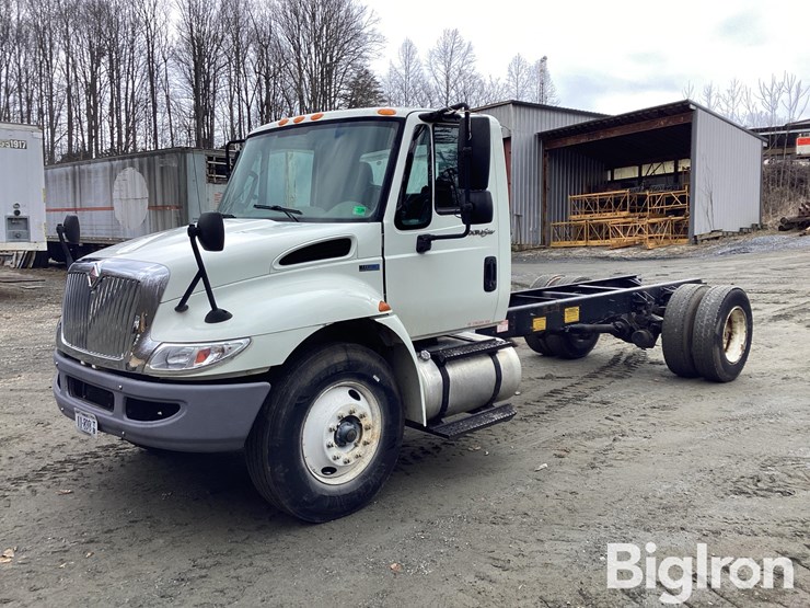 2012-international-durastar-4300-image-1