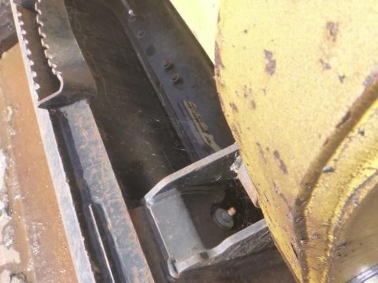 2013-caterpillar-262c2-image-12