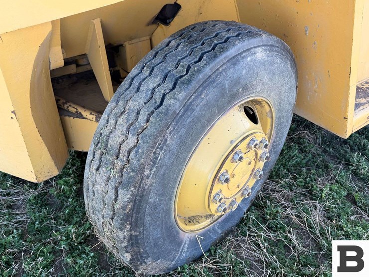 1979-caterpillar-v180b-image-19