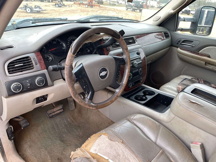 2008-chevrolet-silverado-3500-image-11