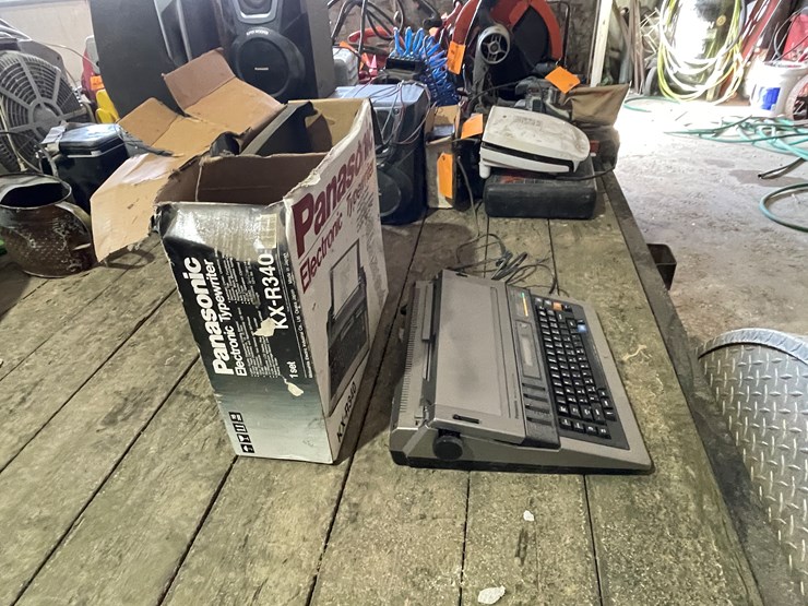 #7220-•-panasonic-electronic-typerwriter-image-3