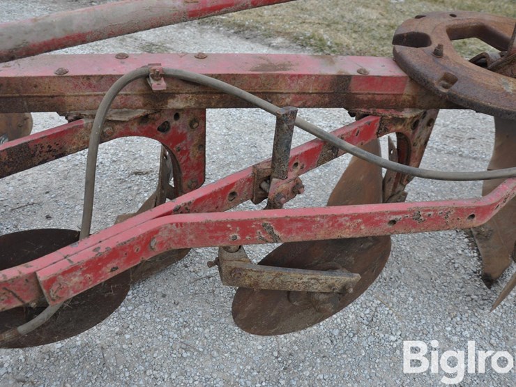 international-550-image-16