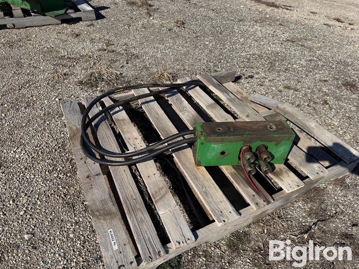 john-deere-30-image-1