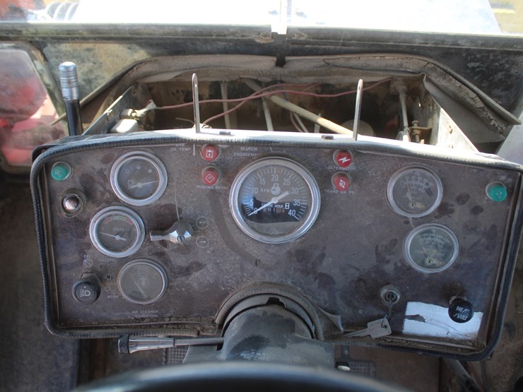 1980-versatile-875-image-93