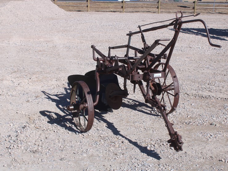 #2051-•-oliver-no.-100-two-bottom-plow-image-6