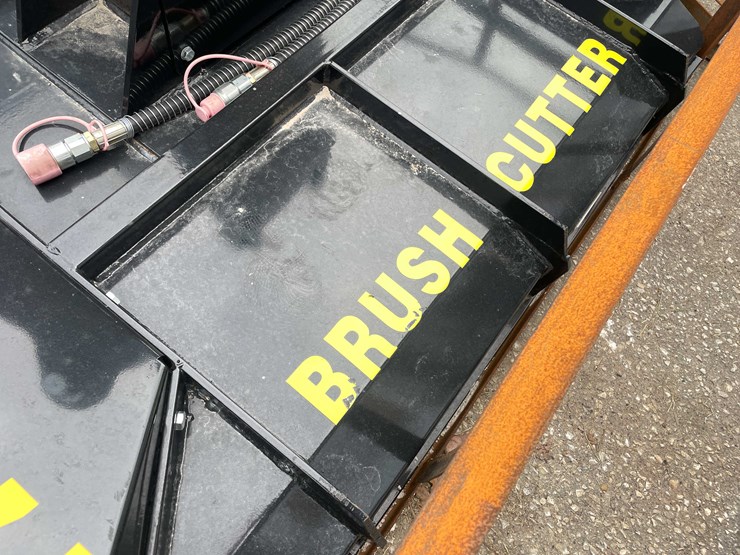 caterpillar-305-image-5