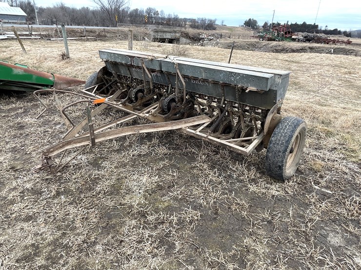 john-deere-10-image-1