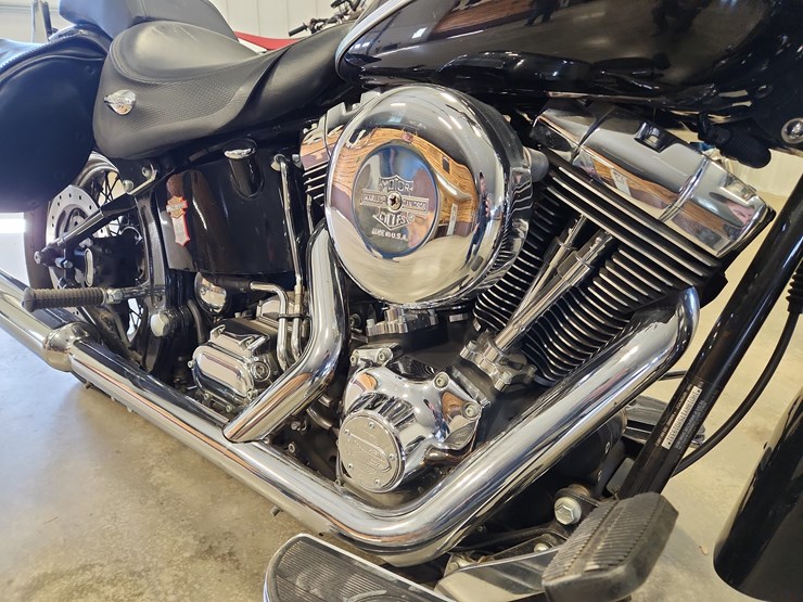 2005-harley-davidson-flsts-softail-springer-classic-motorcycle-image-18