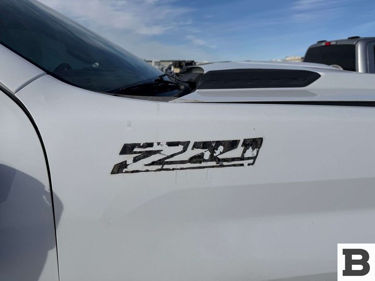 2023-chevrolet-silverado-3500-image-33