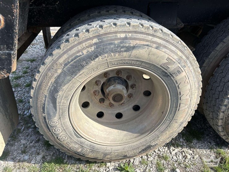 2011-troxell-vacuum-image-18