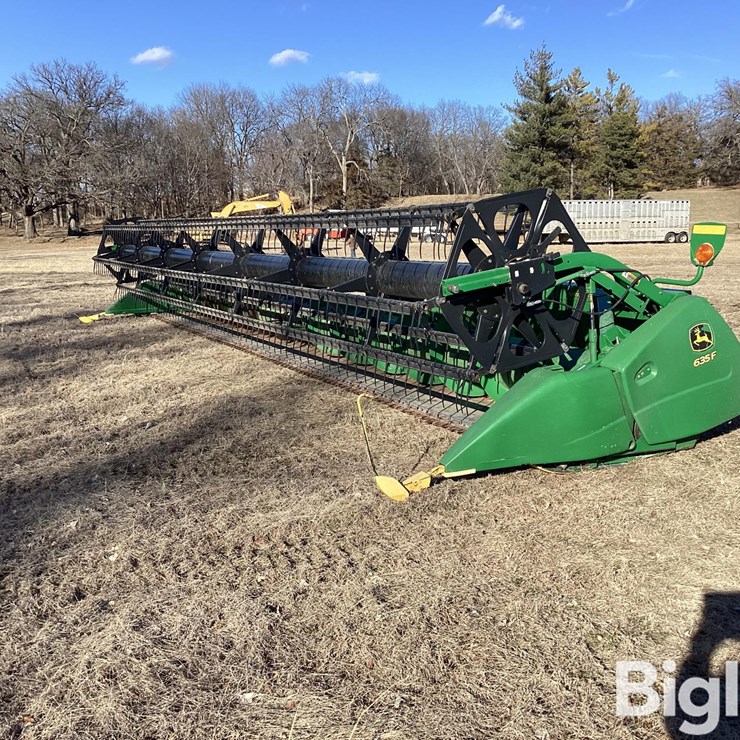 2010 JOHN DEERE 635F