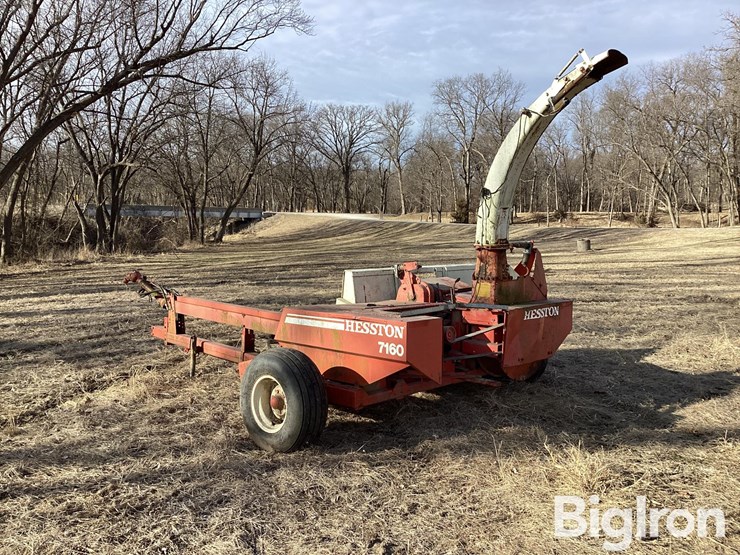 hesston-7160-image-7