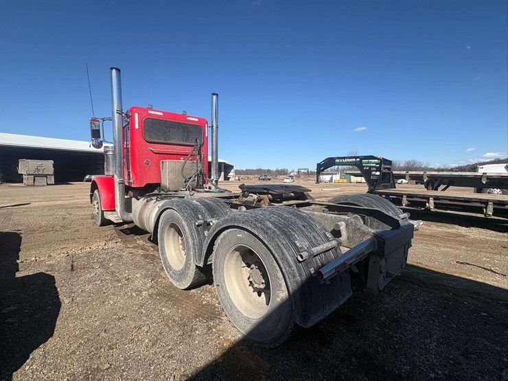 2013-peterbilt-367-image-3