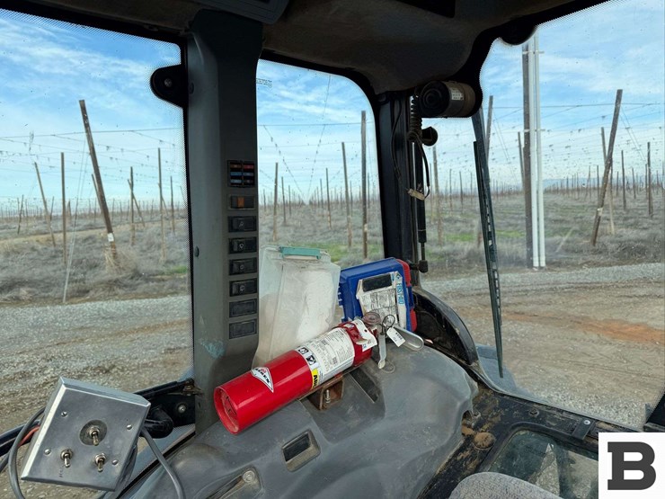 2008-new-holland-tn85fa-image-28