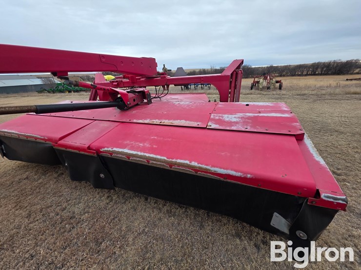 2012-hesston-1375-image-14