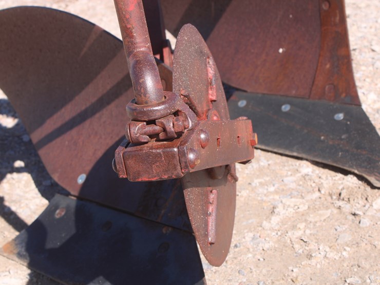 #2043-•-dearborn-2-bottom-plow-image-6