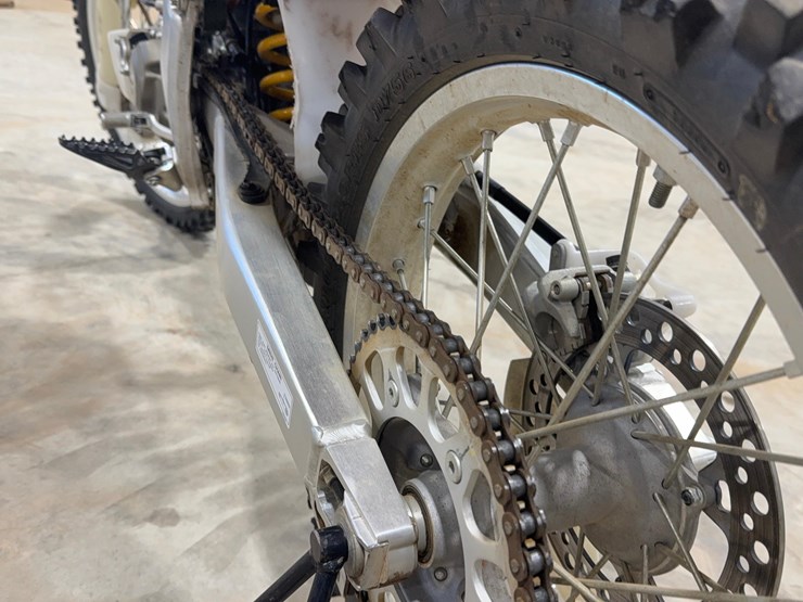 2007-honda-crf450r-dirt-bike-image-14