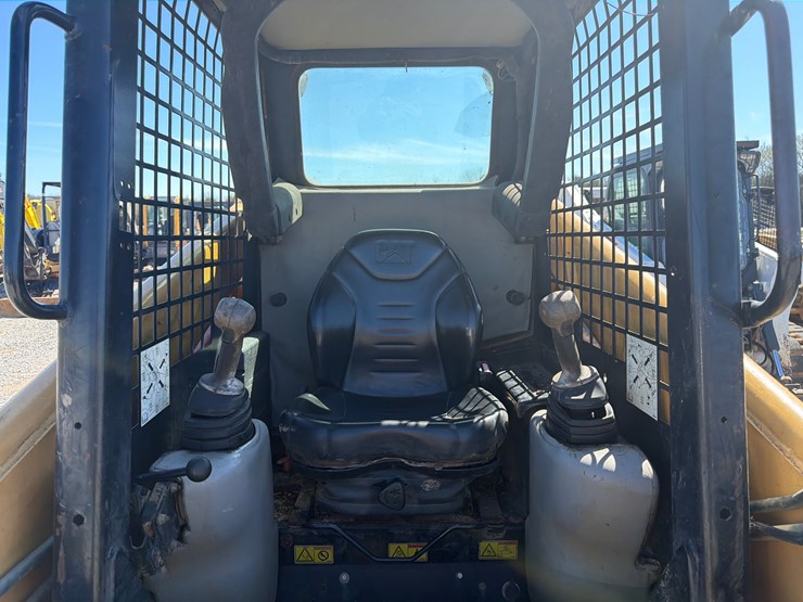 caterpillar-277b-image-11