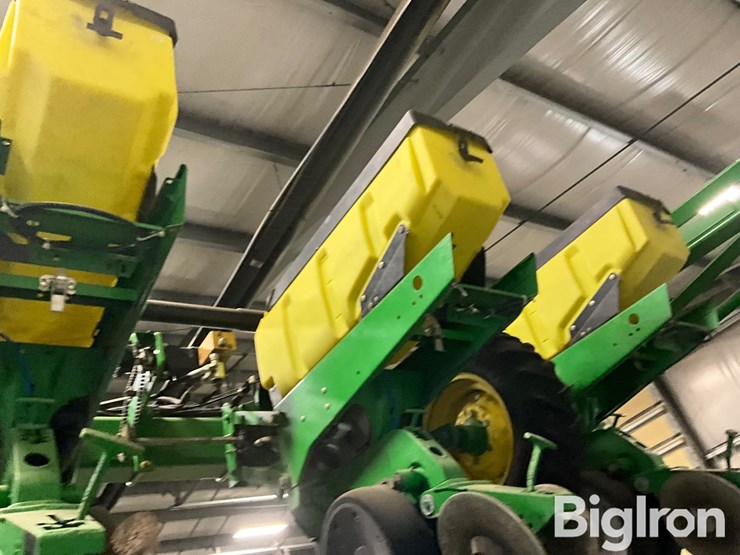 john-deere-1720-image-14