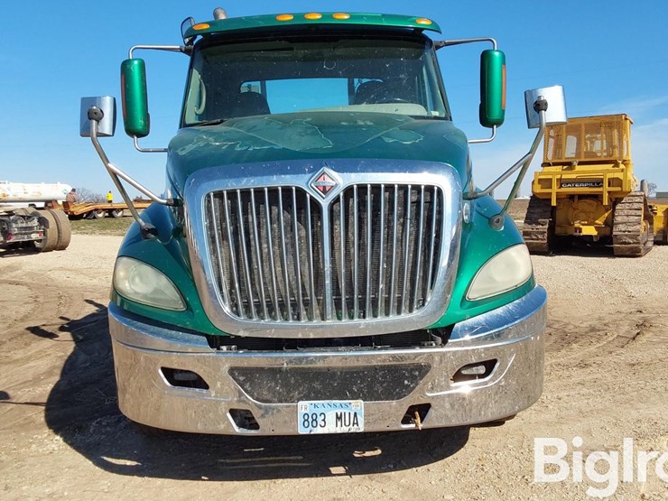 2011-international-prostar-image-12