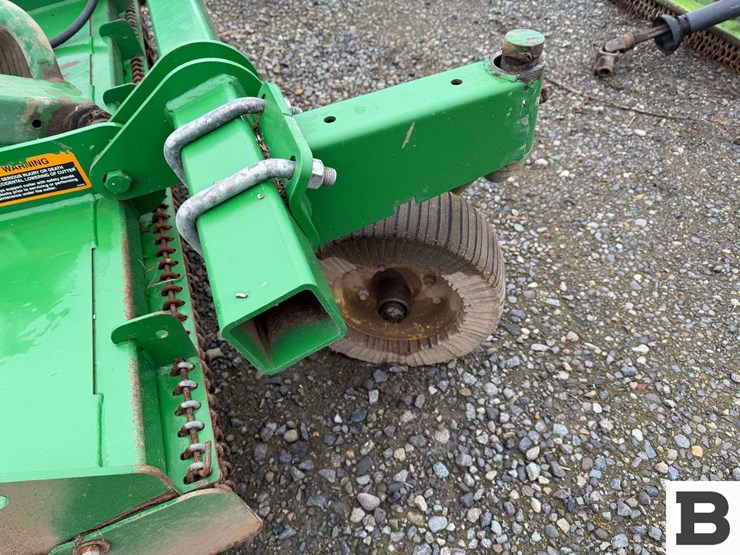 2019-john-deere-8-image-10