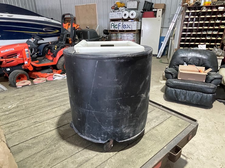 #7226-•-cooler-on-wheels-image-4