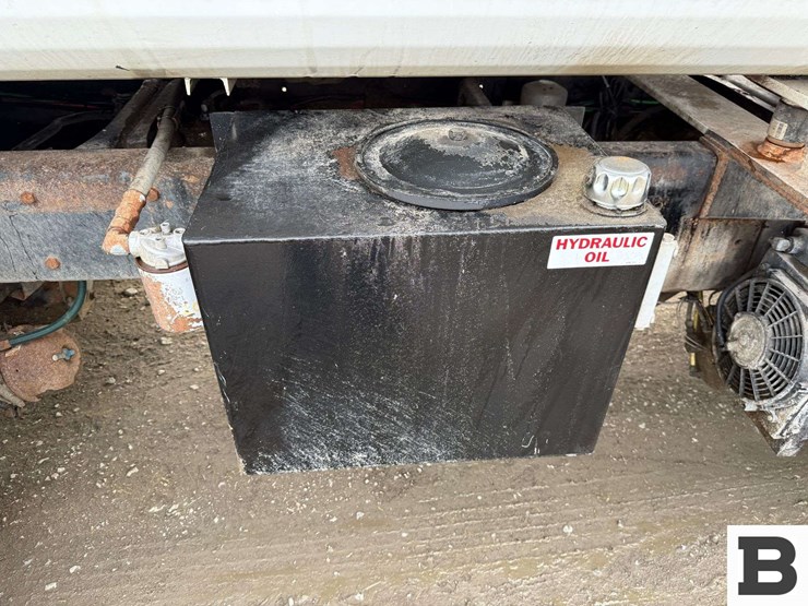 1996-volvo-wx-feed-truck---albany,-or-image-52