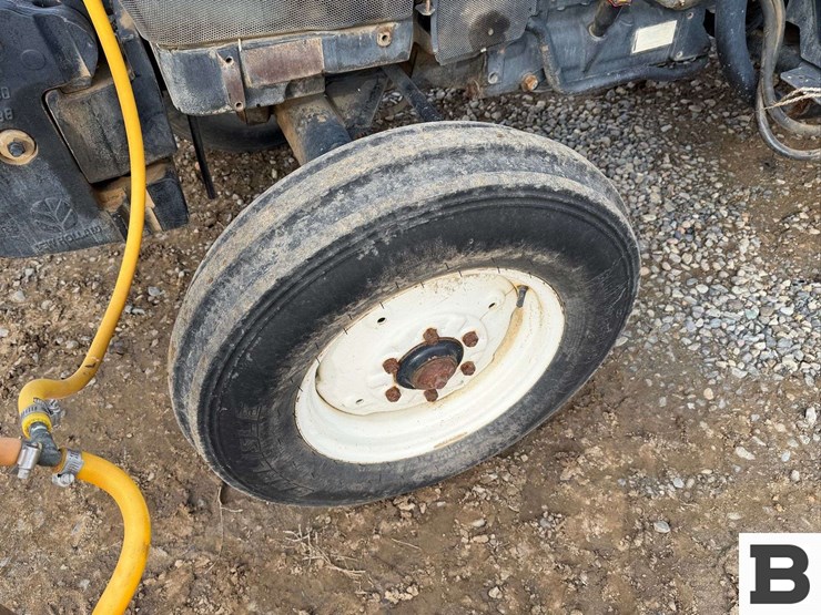 2007-new-holland-tn85fa-image-9