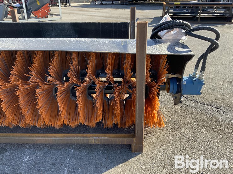 2025-massey-ferguson-730-image-15