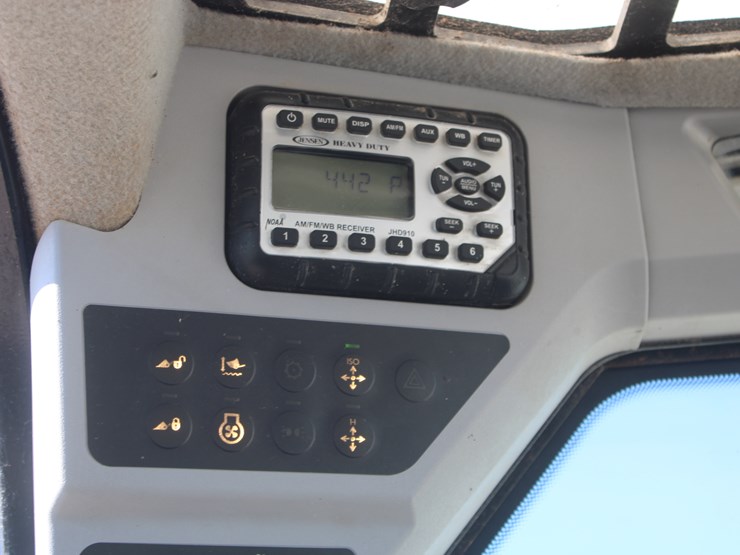 2014-jcb-205-image-33