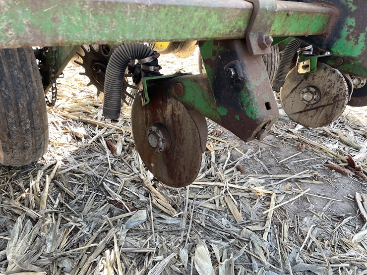 john-deere-7000-image-36