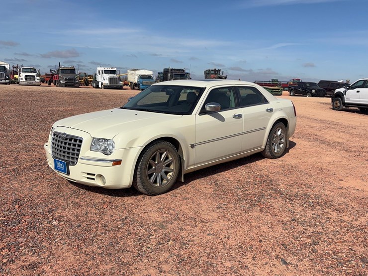 2006-chrysler-300-sedan-image-1