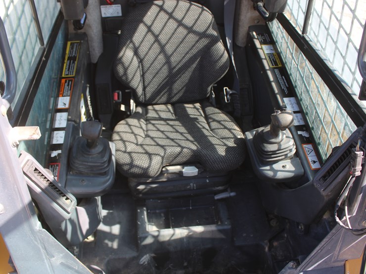 2011-deere-326d-image-20