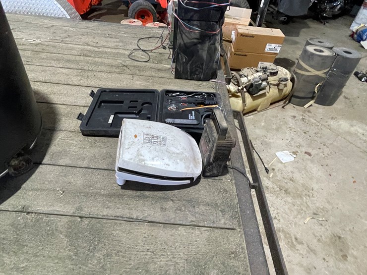 #7219-•-rayovac-workhorse-flash-light-image-4