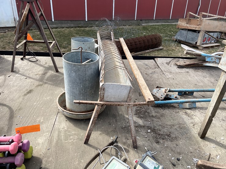 #7253-•-(3)-metal-feeders-and-(1)-waterer-image-6