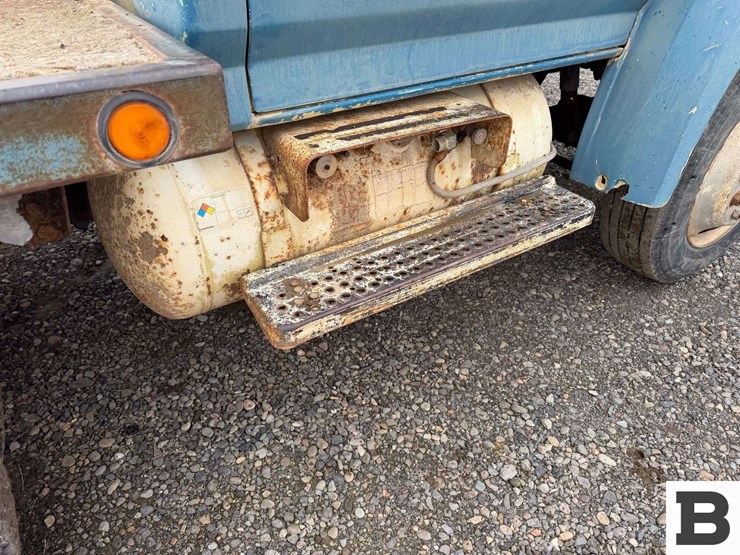 1990-ford-f700-image-16