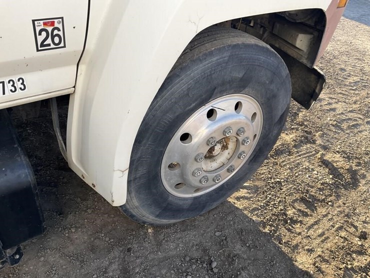 1985-ford-700-image-8