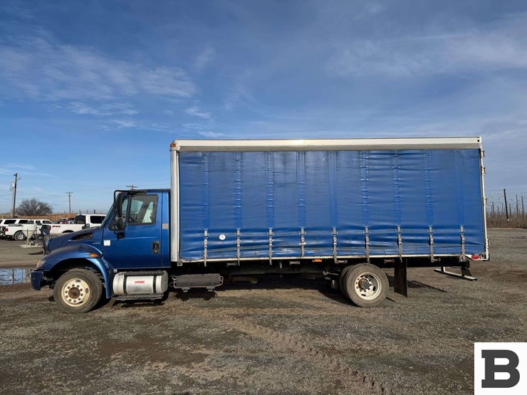 2015-international-durastar-4300-image-2