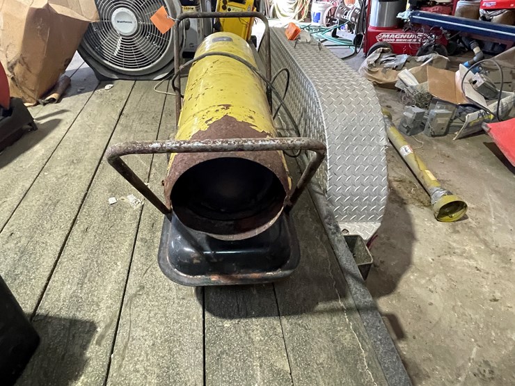 #7206-•-john-deere-torpedo-heater-image-2