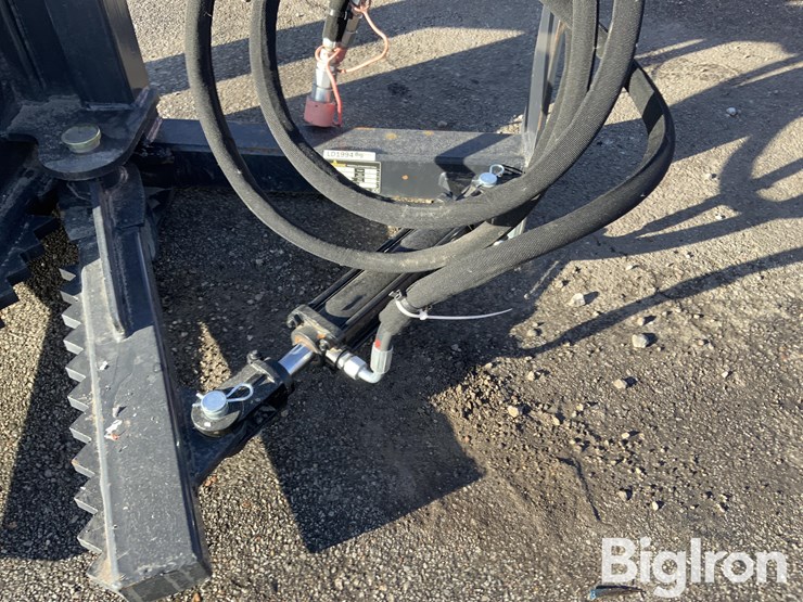 2024-massey-ferguson-730-image-17